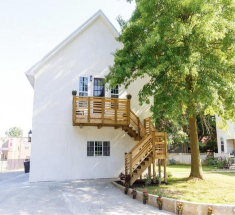 Park Carriage House Rest & Explore With Hollyhock Луїсвілл Екстер'єр фото